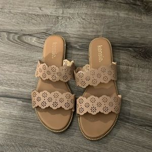 Kensie Size 9 Tan Slides
